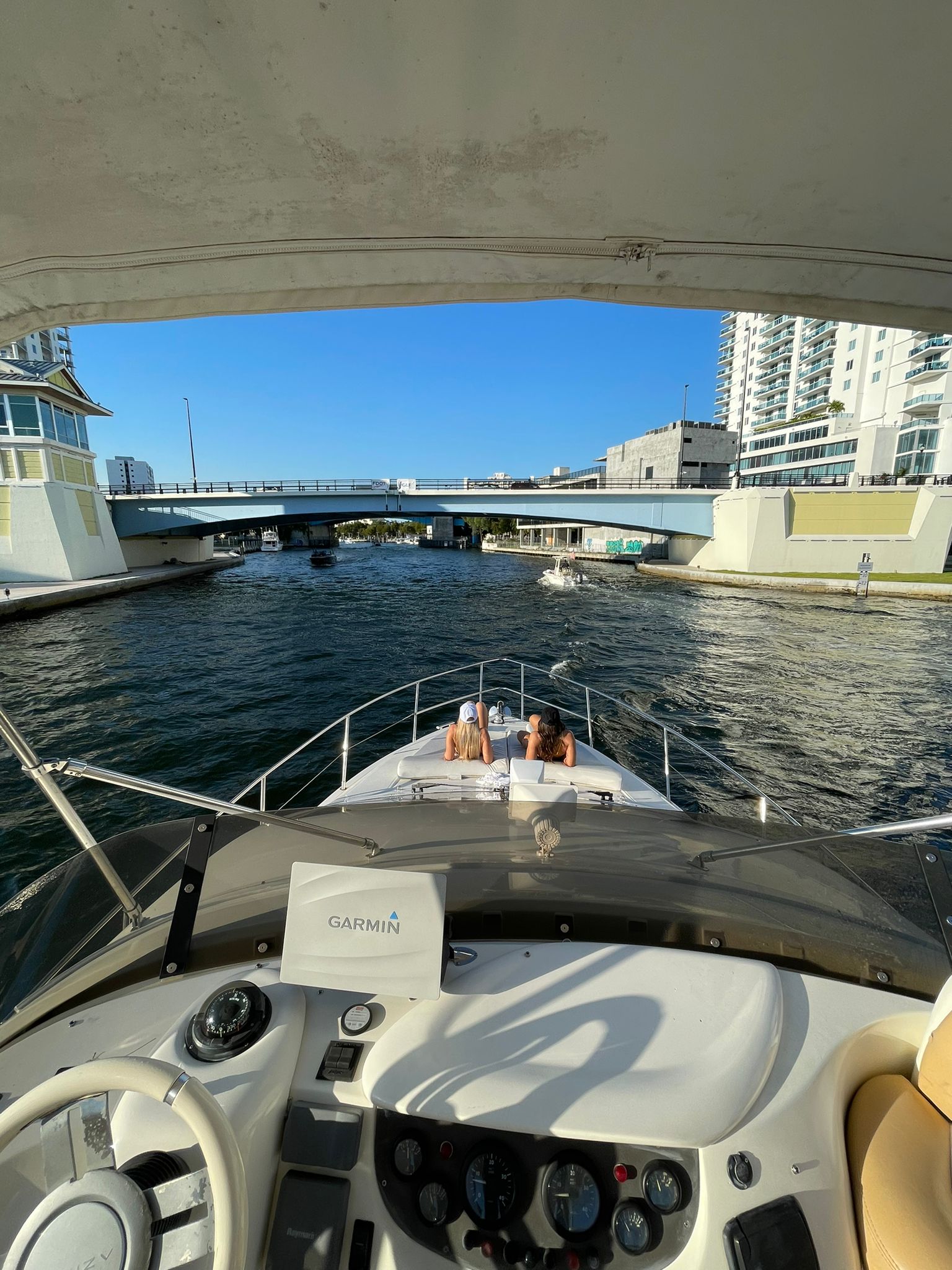 40ft Azimut